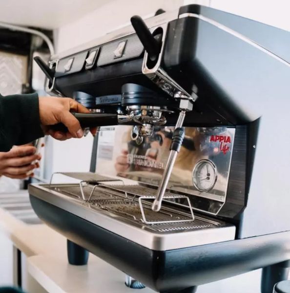 Кофемашина Nuova Simonelli Appia Life Compact 2Gr S Black NSALC2SB фото