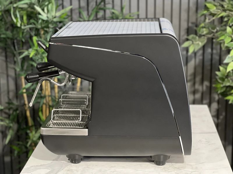 Кофемашина Nuova Simonelli Appia Life Compact 2Gr V Black NSALC2VB фото